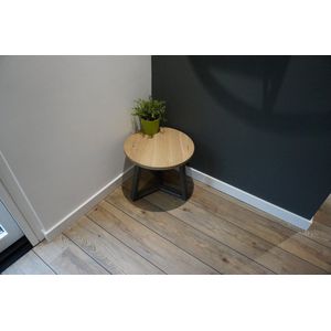 M2-Meubels ronde eikenhouten salontafel of sidetabel met blad van 50cm kleur licht gerookt en industrieel onderstel