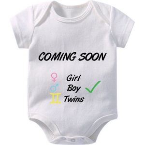 Hospitrix Baby Rompertje met Tekst ""Coming Soon BOY"" | Korte Mouw | Kraamkado |  Cadeau voor Zwangerschap | Zwangerschap Aankondiging | Bekendmaking | Aankondiging | Aanstaande Moeder | Moederdag