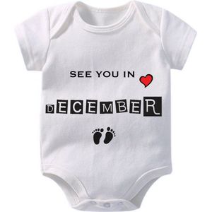 Hospitrix Baby Rompertje met Tekst Coming soon December | Korte Mouw | Cadeau voor Zwangerschap | Bekendmaking | Aankondiging | Aanstaande Moeder