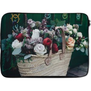 Laptophoes 14 inch - Rozen - Bloemen - Mand - Laptop sleeve - Binnenmaat 34x23,5 cm - Zwarte achterkant