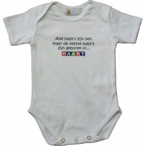 Witte romper met ""Alle baby's zijn lief, maar de liefste baby's zijn geboren in Maart"" - maat 62/68 - babyshower, zwanger, cadeautje, kraamcadeau, grappig, geschenk, baby, tekst, bodieke