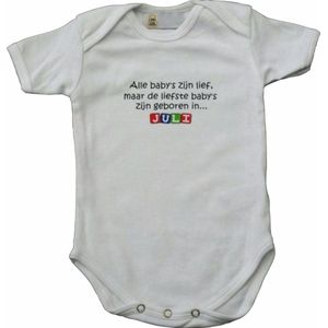 Witte romper met ""Alle baby's zijn lief, maar de liefste baby's zijn geboren in Juli"" - maat 74/80 - babyshower, zwanger, cadeautje, kraamcadeau, grappig, geschenk, baby, tekst, bodieke