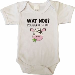 Witte romper met ""Wat nou? Koetsiekoetsiekoe"" - maat 68 - babyshower, zwanger, cadeautje, kraamcadeau, grappig, geschenk, baby, tekst, bodieke