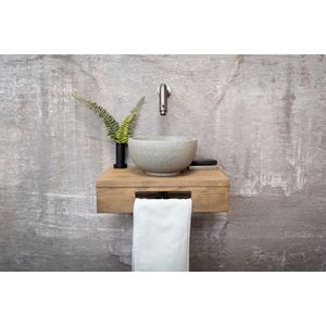 Saniclear Seba fonteinset met bruin eiken plank, grijze terrazzo waskom en verouderd ijzer kraan voor in het toilet