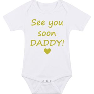 Baby rompertje met leuke tekst | See you soon daddy! |zwangerschap aankondiging | cadeau papa mama opa oma oom tante | kraamcadeau | maat 80 wit goud