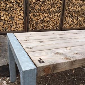 Jan Bark® Douglas houten tuintafel / loungetafel /eettafel met verzinkte stalen poten. In verschillende lengtes verkrijgbaar, hoge kwaliteit en duurzaamheidsklasse 3, gaat 10 tot 15 jaar mee.