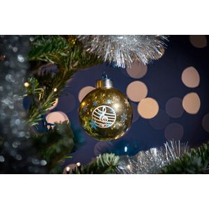 Kerstbal, met oplichtende sneeuwvlokken, goudkleurig
