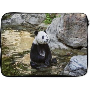 Laptophoes 14 inch - Panda - Rivier - Steen - Laptop sleeve - Binnenmaat 34x23,5 cm - Zwarte achterkant