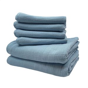 Smikkels - Kraamcadeau hydrofiele doeken (2 stuks) met spuugdoekjes (4 stuks) - Blauw - Hydrofiel met badstof