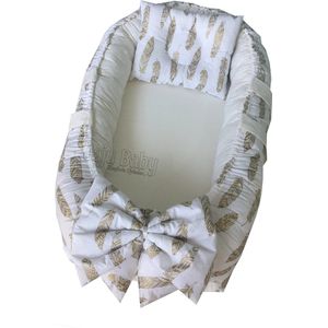 SNS Baby - Babynestje en Hoofdkussen - Organische Katoen - Antibacterieel Babynestje - Anti-Allergisch Babynestje - Goud Glitter - Feather Design - Luxe Orthopedisch - Babynest - Gewatteerd babynestje - 74 x 40 cm