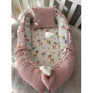 Jaju Baby - Babynestje en Hoofdkussen - Organische Katoen - Antibacterieel Babynestje - Anti-Allergisch Babynestje - Poeder en Gazelle Patroon - 74 x 40 cm