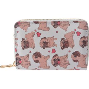 Vrolijke portemonnee met een print rondom van blije honden! Tussen de honden door bevinden zich lieve rode hartjes. Inclusief ritssluiting voorzien van maar liefst 10 vakjes! Voor uzelf of Bestel Een Kado.