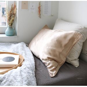 Mori Concept - Essential zijden kussensloop - 50x75 - Beige - 100% Moerbei zijde Voorkant – Mulberry Silk Pillowcase
