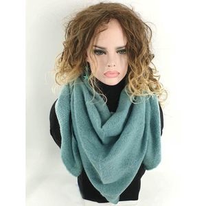Zachte driehoek sjaal winter damessjaal kleur turquoise maat 200 x 90 cm