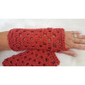 Handgemaakte warme vingerloze handschoenen / polswarmers in koraalrood. Maat L / XL