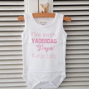 romper fijne eerste vaderdag met naam roze meisje baby mouwloos wit met roze  50-56