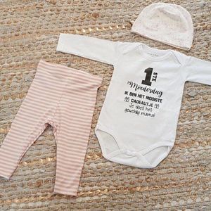 MM Baby rompertje met tekst eerste moederdag mama cadeau geboorte meisje jongen set met tekst aanstaande zwanger kledingset pasgeboren unisex Bodysuit | Huispakje | Kraamkado | Gift Set