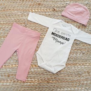 MM Baby rompertje met tekst eerste moederdag mama cadeau geboorte meisje jongen set met tekst aanstaande zwanger kledingset pasgeboren unisex Bodysuit | Huispakje | Kraamkado | Gift Set