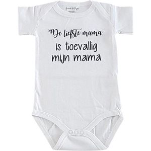 Rompertje baby met tekst aankondiging bekendmaking zwangerschap aanstaande worden cadeau mama eerste moederdag met tekst jongen meisje|  De liefste mama is toevallig mijn mama | korte mouw |wit | maat 50/56 Valentijn