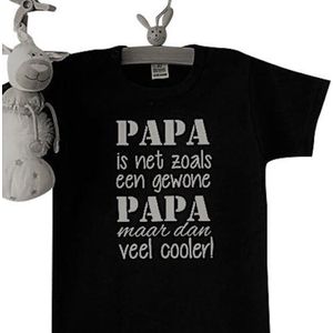 Rompertje papa is net zoals een gewone papa maar dan veel cooler| korte mouw |zwart  wit | maat 50/56 stoer kalm cadeautje van mama voor verjaardag eerste Vaderdag cadeau bekendmaking zwangerschap aanstaande baby jongen meisje unisex