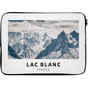 Laptophoes 13 inch - Frankrijk - Berg - Sneeuw - Laptop sleeve - Binnenmaat 32x22,5 cm - Zwarte achterkant