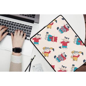 Laptophoes 15.6 inch - Winter - Kat - Dieren - Patroon - Laptop sleeve - Binnenmaat 39,5x29,5 cm - Zwarte achterkant