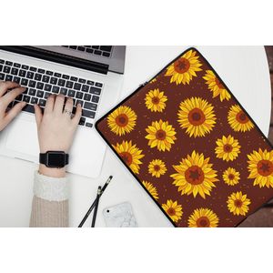 Laptophoes 15.6 inch - Zonnebloem - Bohemian - Flora - Patroon - Laptop sleeve - Binnenmaat 39,5x29,5 cm - Zwarte achterkant