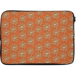Laptophoes 13 inch - Vintage - Patronen - Bloemen - Oranje - Laptop sleeve - Binnenmaat 32x22,5 cm - Zwarte achterkant - Back to school spullen - Schoolspullen jongens en meisjes middelbare school - Macbook air hoes - Chromebook sleeve