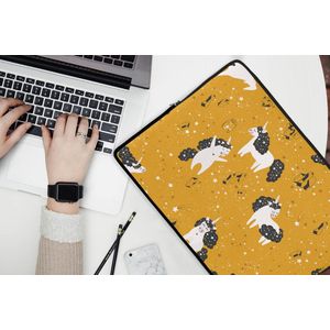 Laptophoes 17 inch - Meisjes - Unicorn - Sterren - Patronen - Girl - Kids - Kinderen - Kind - Laptop sleeve - Binnenmaat 42,5x30 cm - Zwarte achterkant