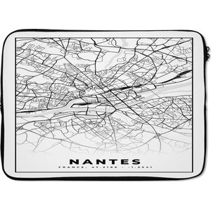 Laptophoes 14 inch - Stadskaart - Plattegrond - Nantes - Kaart - Frankrijk - Zwart wit - Laptop sleeve - Binnenmaat 34x23,5 cm - Zwarte achterkant