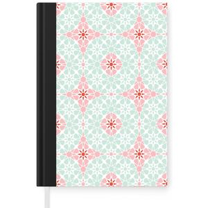 Notitieboek - Schrijfboek - Bloemen - Sterren - Winter - Design - Notitieboekje klein - A5 formaat - Schrijfblok - Kerst - Cadeau - Kerstcadeau voor mannen, vrouwen en kinderen