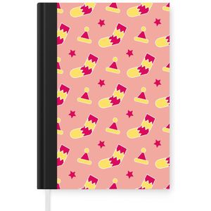 Notitieboek - Schrijfboek - Sokken - Patronen - Kerst - Notitieboekje klein - A5 formaat - Schrijfblok - Kerst - Cadeau - Kerstcadeau voor mannen, vrouwen en kinderen