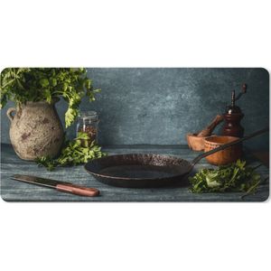 Muismat XXL - Bureau onderlegger - Bureau mat - Kruiden - Specerijen - Pan - Mes - Grijs - Rustiek - 120x60 cm - XXL muismat