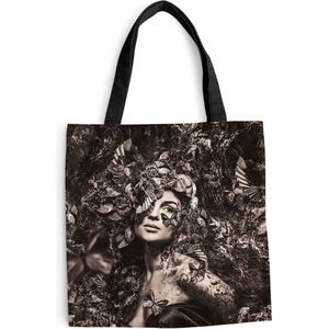 MuchoWow® Schoudertas - Strandtas - Big Shopper - Boodschappentas - Sepia - Vrouw - Vlinder - 40x40 cm - Katoenen tas