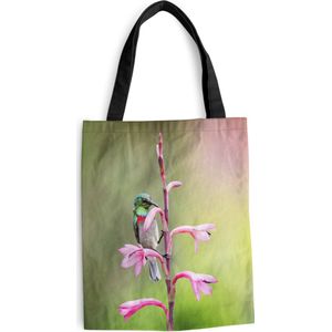 MuchoWow® Schoudertas - Strandtas - Big Shopper - Boodschappentas - Close-up van een kleurrijke vogel op een roze tak met roze bloemen - 40x50 cm - Katoenen tas