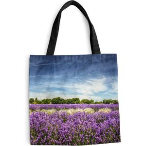 MuchoWow® Schoudertas - Strandtas - Big Shopper - Boodschappentas - Blauwe lucht boven lavendel in de natuur - 40x40 cm - Katoenen tas
