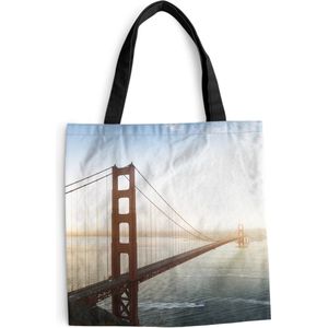 MuchoWow® Schoudertas - Strandtas - Big Shopper - Boodschappentas - Ochtendmist bij de Golden Gate Bridge in Californië - 40x40 cm - Katoenen tas