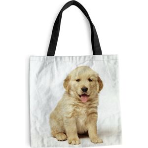 MuchoWow® Schoudertas - Strandtas - Big Shopper - Boodschappentas - Portretfoto van een donzige Golden Retriever-puppy - 45x45 cm - Katoenen tas
