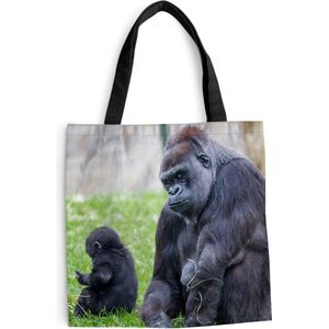 MuchoWow® Schoudertas - Strandtas - Big Shopper - Boodschappentas - Een grote Gorilla met zijn baby - 40x40 cm - Katoenen tas