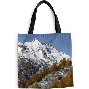 MuchoWow® Schoudertas - Strandtas - Big Shopper - Boodschappentas - De hoogste berg tijdens de herfst in het Park Hohe Tauern in Oostenrijk - 40x40 cm - Katoenen tas