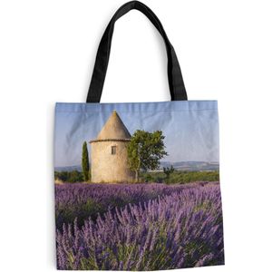 MuchoWow® Schoudertas - Strandtas - Big Shopper - Boodschappentas - Ronde toren bij lavendelveld in Frankrijk - 45x45 cm - Katoenen tas