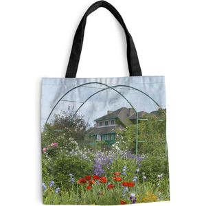 MuchoWow® Schoudertas - Strandtas - Big Shopper - Boodschappentas - Huis van Monet met kleurrijke bloemen in de tuin in het Franse Giverny - 40x40 cm - Katoenen tas