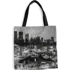 MuchoWow® Schoudertas - Strandtas - Big Shopper - Boodschappentas - Winter in Central Park, New York -zwart-wit - 45x45 cm - Katoenen tas