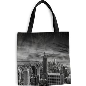 MuchoWow® Schoudertas - Strandtas - Big Shopper - Boodschappentas - Bijzondere wolken in New York -zwart-wit - 40x40 cm - Katoenen tas