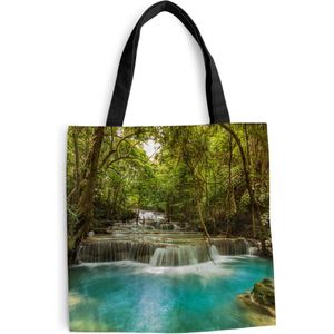 MuchoWow® Schoudertas - Strandtas - Big Shopper - Boodschappentas - Groene bomen en blauw water bij een Thaise waterval in het Nationaal park Erawan - 45x45 cm - Katoenen tas