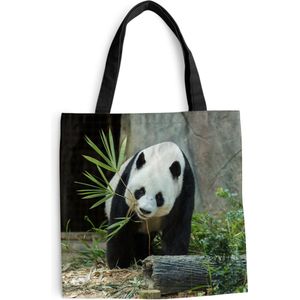 MuchoWow® Schoudertas - Strandtas - Big Shopper - Boodschappentas - Panda - Boomstam - Grot - 40x40 cm - Katoenen tas
