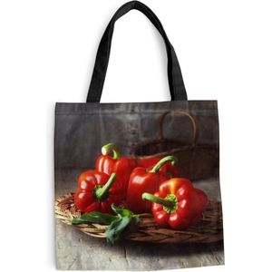MuchoWow® Schoudertas - Strandtas - Big Shopper - Boodschappentas - Vier rode paprika's op een rieten mand - 40x40 cm - Katoenen tas