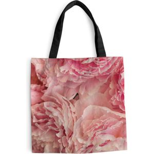 MuchoWow® Schoudertas - Strandtas - Big Shopper - Boodschappentas - Bovenaanzicht van een bos roze pioenrozen - 45x45 cm - Katoenen tas