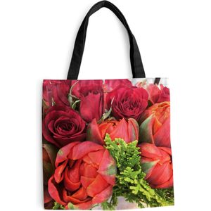 MuchoWow® Schoudertas - Strandtas - Big Shopper - Boodschappentas - Een boeket van rode pioenrozen - 40x40 cm - Katoenen tas