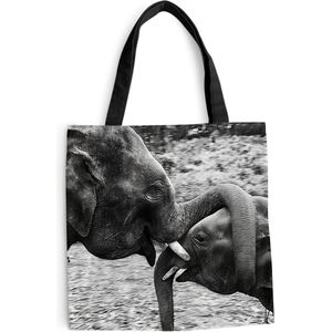 MuchoWow® Schoudertas - Strandtas - Big Shopper - Boodschappentas - Olifant - Dieren - Natuur - Zwart wit - 40x40 cm - Katoenen tas